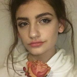 Meet your Posher, Lena